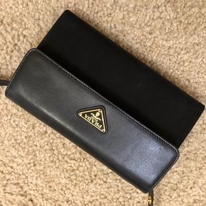 Prada mini purse & wallet. Strap removable.